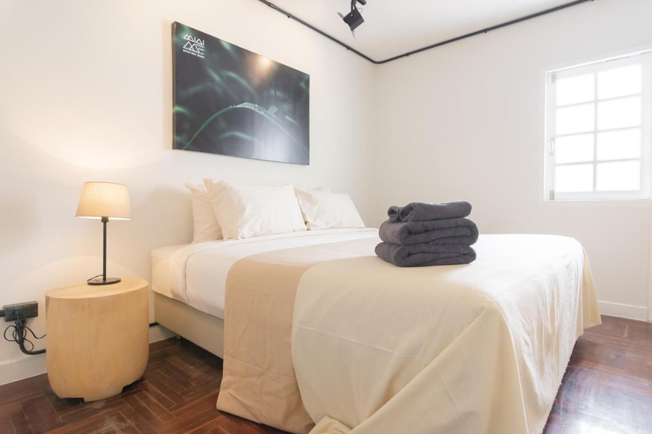 Mini-Me Hubs, Charm Suites & Pool In Old City Чиангмай Экстерьер фото
